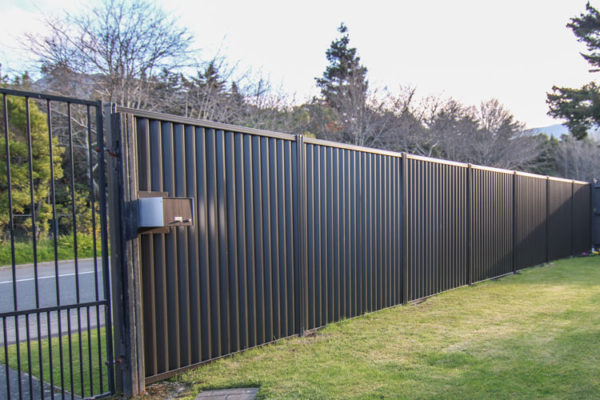 createscape_christchurch_metal_fence